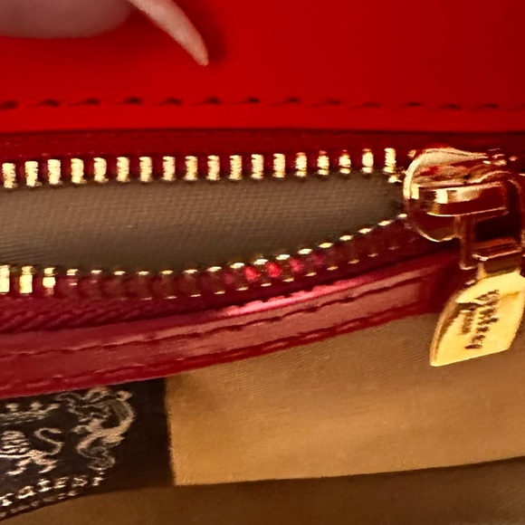 ITALIAN LUX BAG PURCHASED THERE. FAMOUS LION LOGO, DUST BAG PRATESI BRAND - Picture 6 of 10